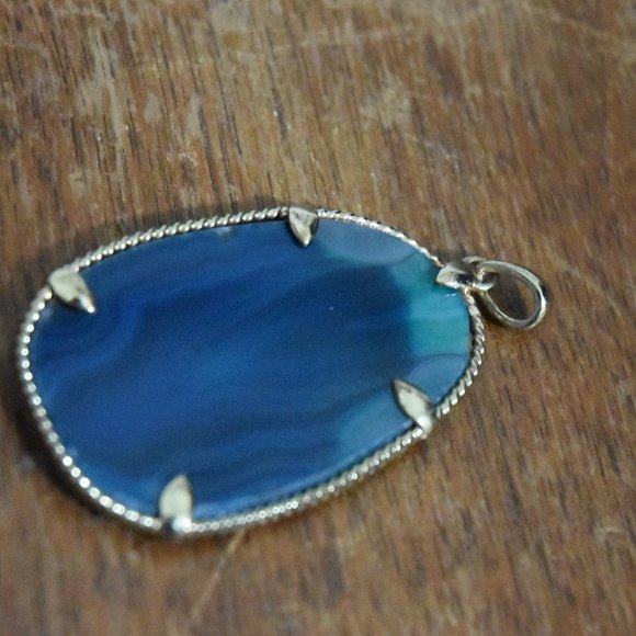 Blue oval pendant | Jewelry - Picture 2 of 4
